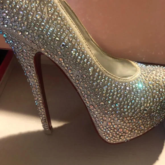 PROM SHOES!!! Beautiful daffodil Red bottoms, Size 6! - Picture 3 of 14